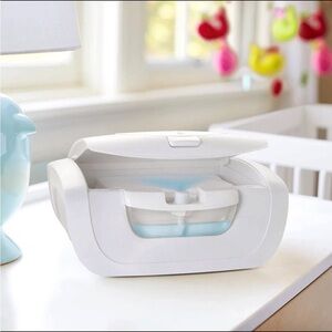 The Mist Wipe Warmer by Munchkin